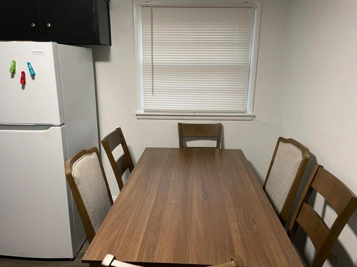 Cozy 3-Bedroom, 1-Bath Home Close To Fort Sill Lawton Bagian luar foto
